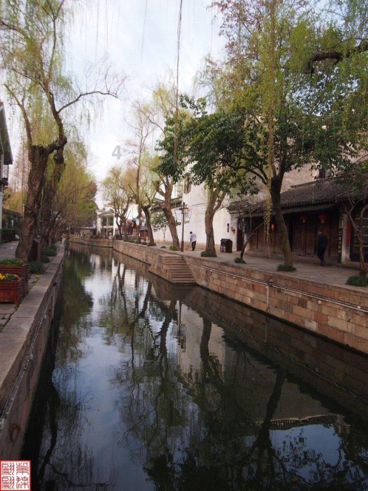 恋爱七年,从未谋面。他竟然为“厄运缠身”的女友倾尽所有……